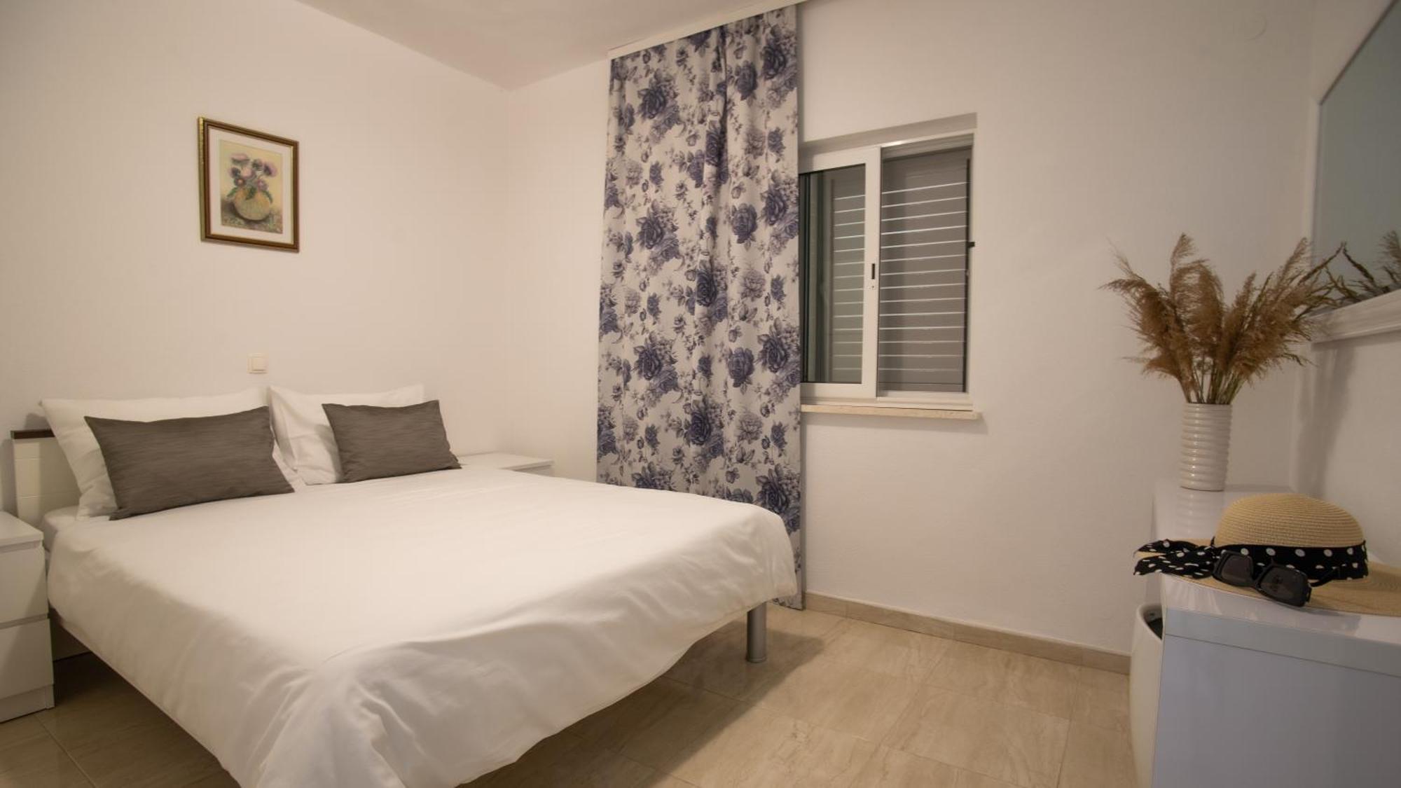 Apartment Antun - Adriatic Coast Retreat Blace Cameră foto